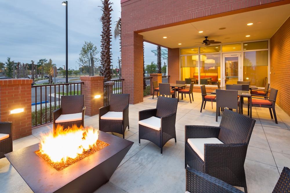 Hyatt Place Pensacola Airport Exterior photo